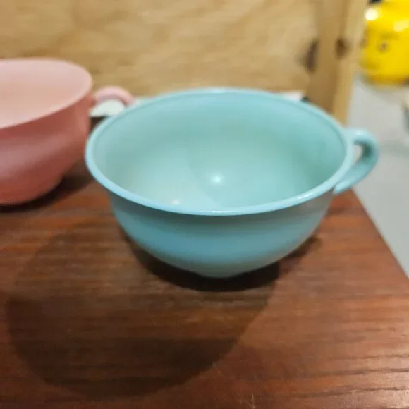 Porcelain Tea Cups - Picture 5 of 11